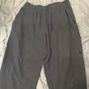 Nike men’s yoga pants szLrg